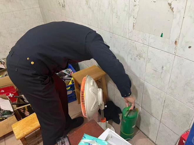 寒潮下这场冬日执法暖民心(图2)